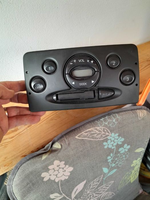 Radiomagnetofon do samochodu.