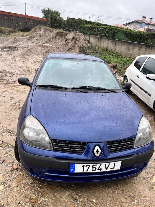 Carro renault clio