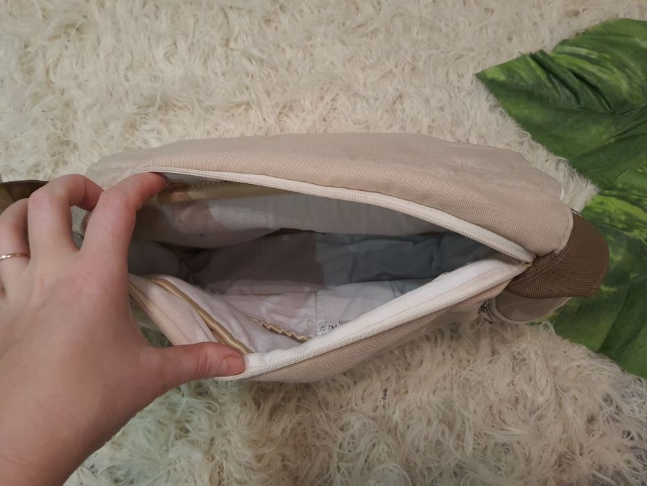Бежевая сумка на коляску для мамы
