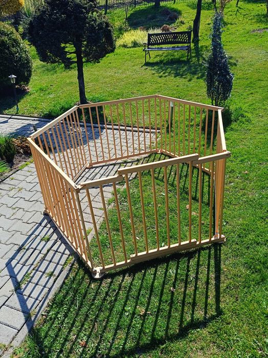 Kojec drewniany dla dziecka