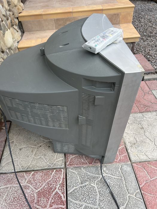 Телевізор LG  працює.