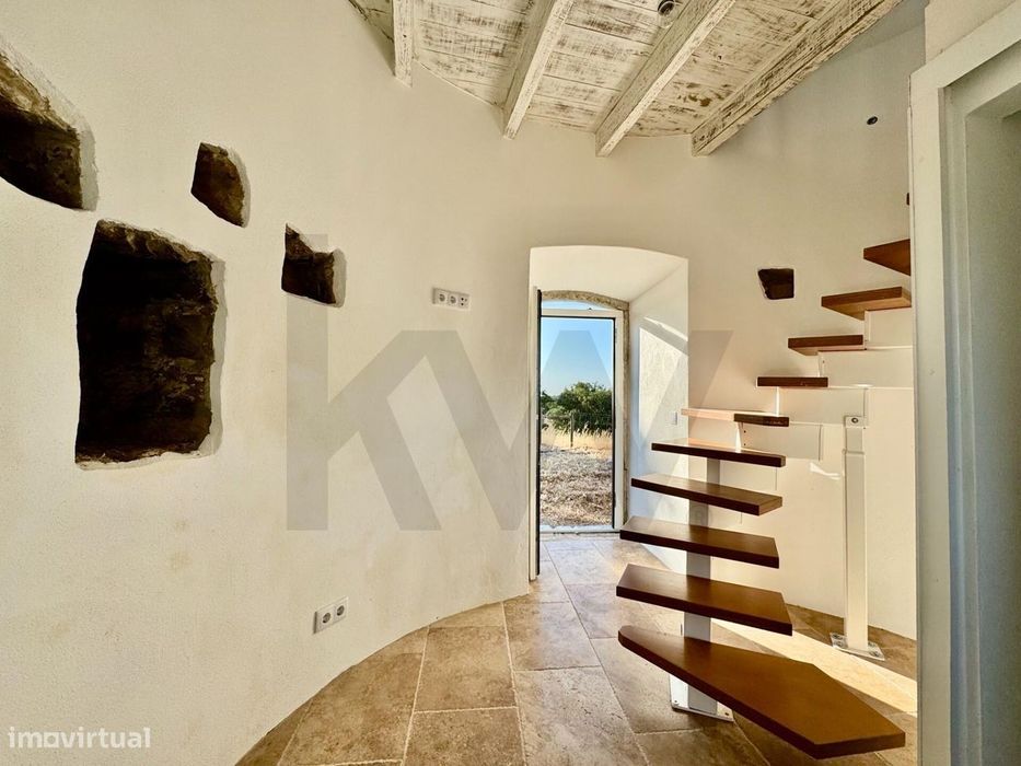 Refúgio Único no Coração do Alentejo – Moinho Recuperado com Projeto d