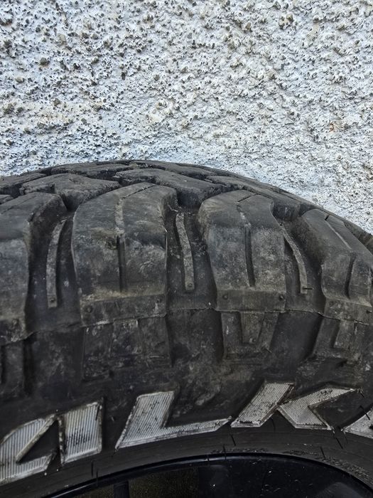 Pneus  e jantes 17  Nissan Navara D40