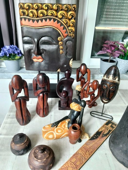 Várias peças africanas