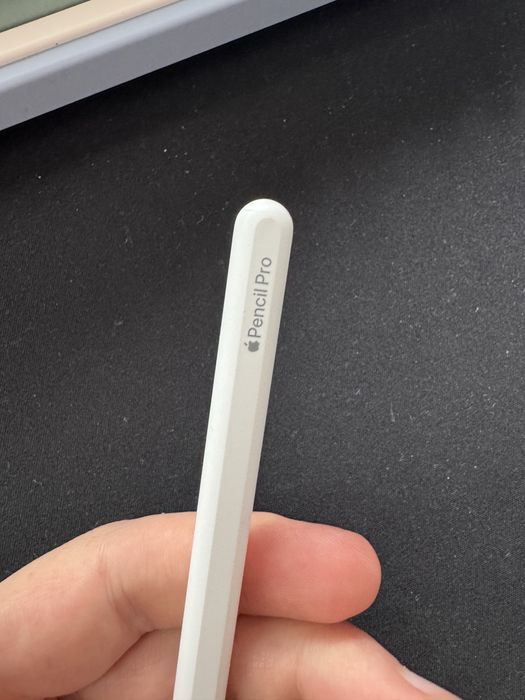Apple pencil pro461307933811681281
