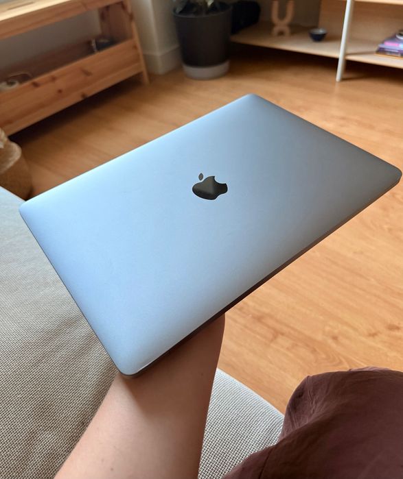 MacBook Pro 13” 2019 | Intel Core i5 | 8GB RAM | SSD 128GB | Touch ID | macOS Sequoia