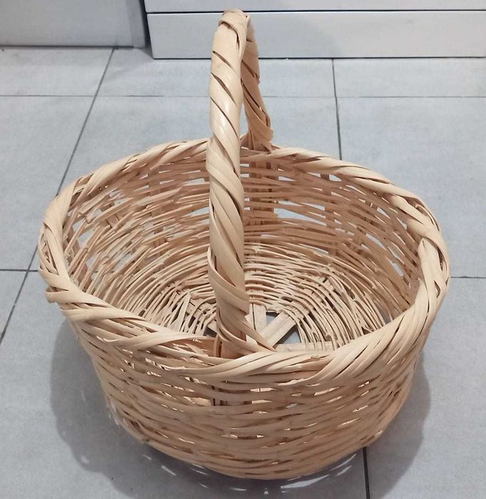 Cesto de cana artesanal