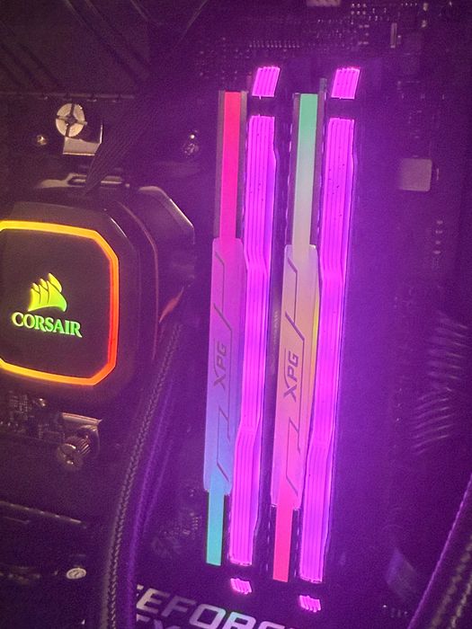 Corsair Vengeance RGB DDR4 3600 16gb(2x8) / Adata XPG Spectrix D50 DDR4 3600 16Gb(2x8)