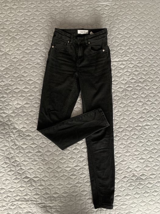 Jeansy reserved XS czarne spodnie Reserved 34 czarne rurki