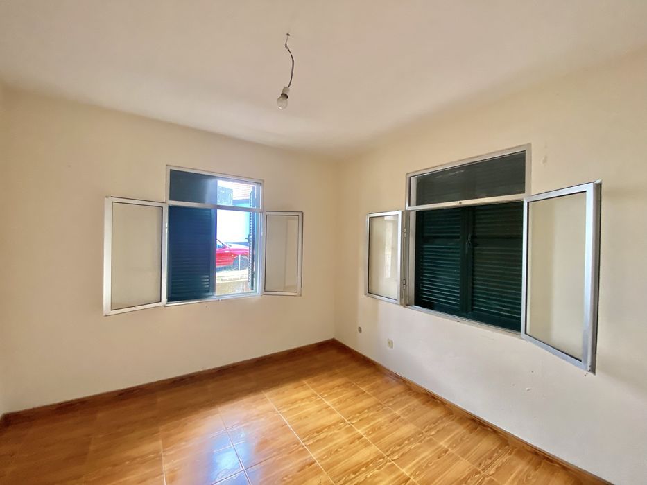 Moraria T4+2 palheiros na Fajã da Ovelha