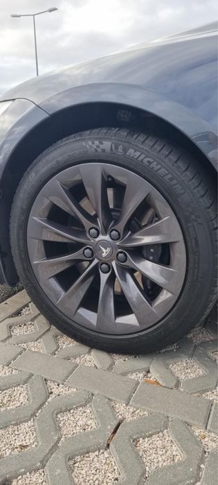 JANTES TESLA 19" com oferta pneus Michelin Pilot Sport 3