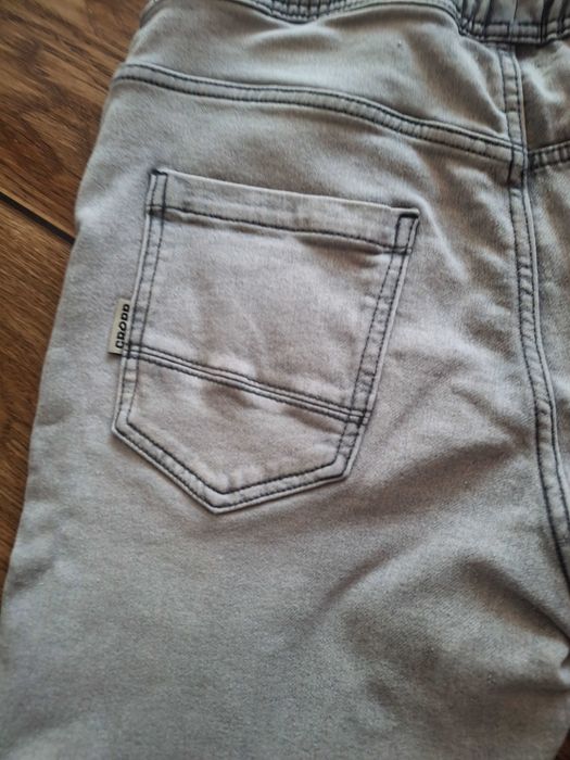 Spodenki typu jogger Cropp