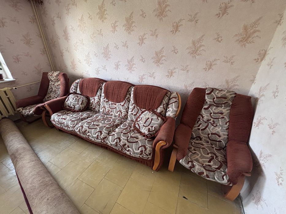 Komplet  wypoczynkowy – sofa + 2 fotele