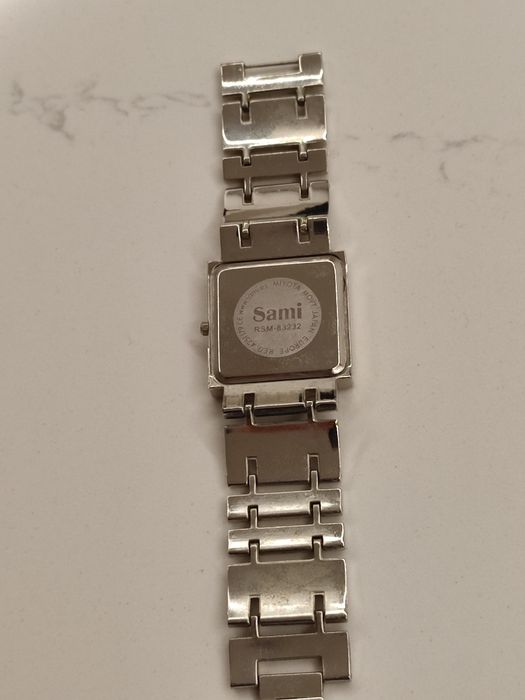 Relógio Sami prateado com aplicações em brilhantes