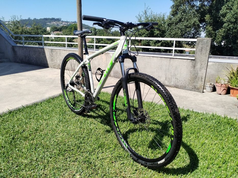 Bicicleta Sptiz Terrain 60 Roda 29 L Alumínio
Roda 29
Tamanho LSptiz Terrain 60
Roda 29
Tamanho L