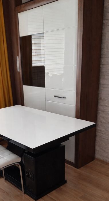 Nowoczesne meble do salonu - biały połysk