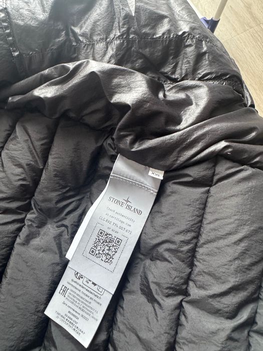 Продаю жилетку ( на пуху ) Stone Island  Оригинал