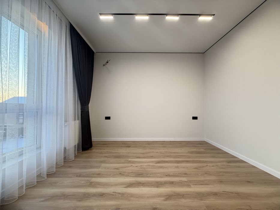 Таунхаус з готовим дизайнерським ремонтом.