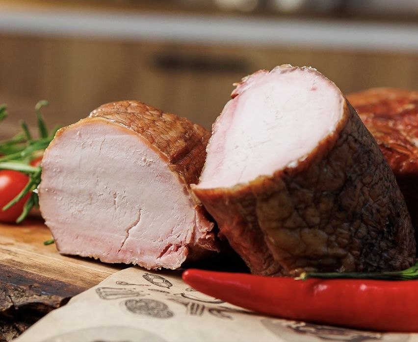 Продаємо в Києві ОПТОМ натуральні домашні копченості ковбаси та мясо