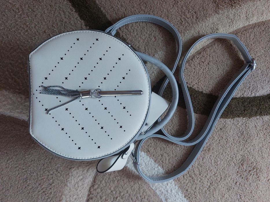 Жіноча маленька кругла сумочка