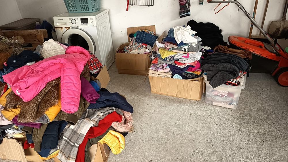 Roupa e calçado varias marcas.   528 peças