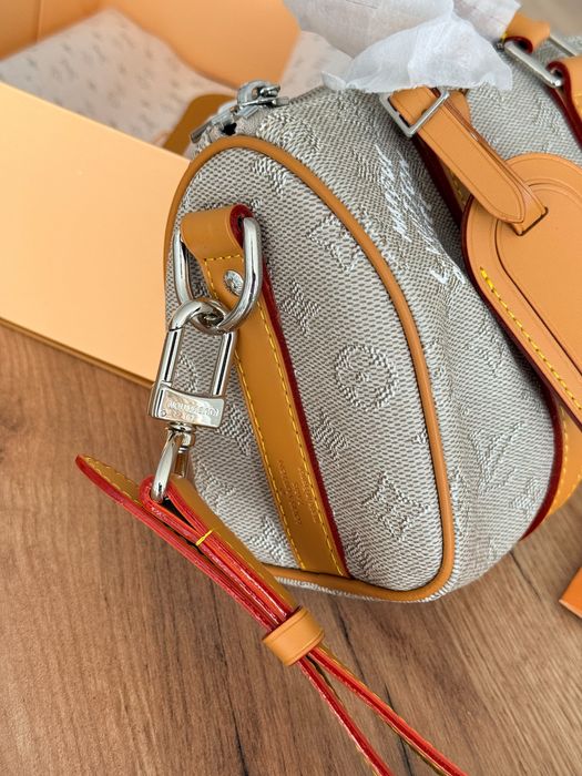 Сумка Louis Vuitton Keepall Bandouliere 25 Monogram Light Canvas 30