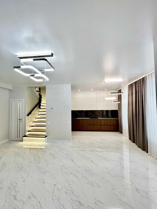 Продам таунхаус у центрі міста !