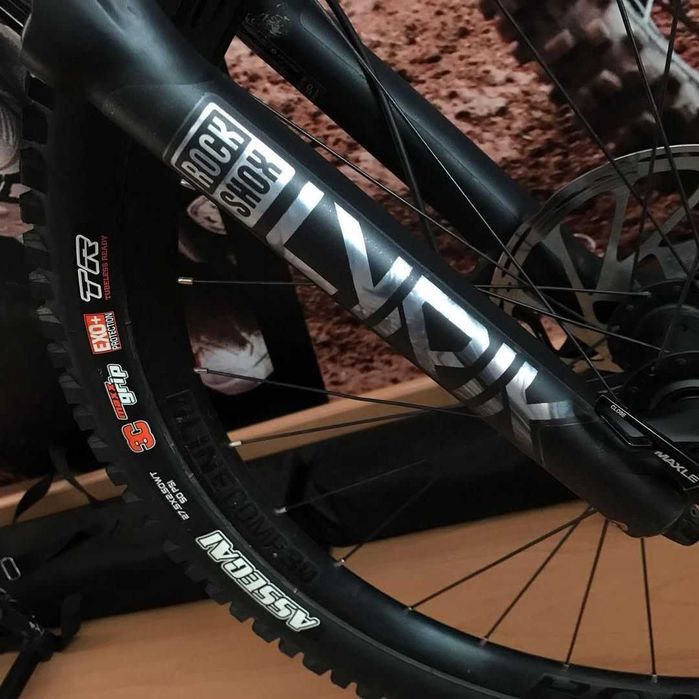 Bicicleta Enduro Trek Remedy 9.7 Carbono