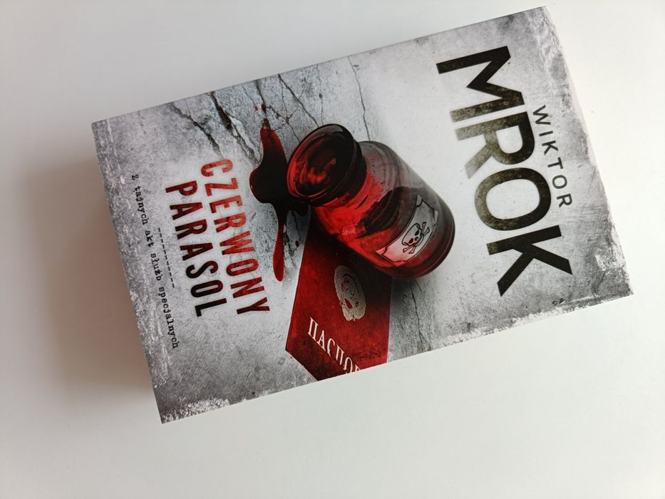 Wiktor Mrok - Czerwony Parasol