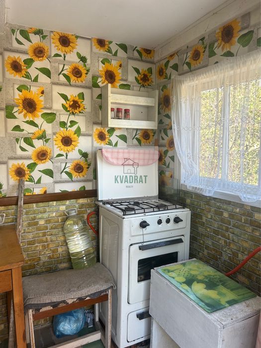 Продам двохповерхову дачу з неймовірним видом на річку Дністер