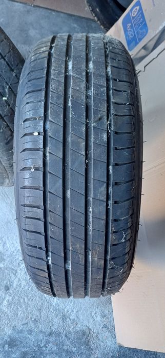3 Pneus para Carro Novos
