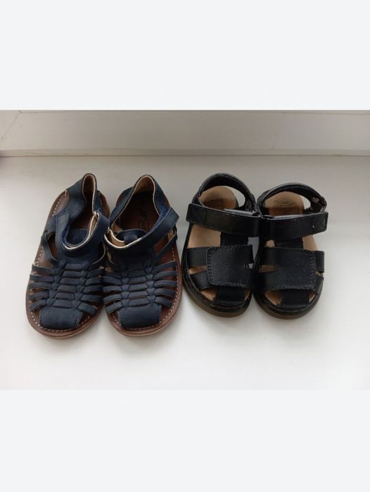 Віддам безкоштовно взуття для хлопчика дівчинки розмір 22 23 24