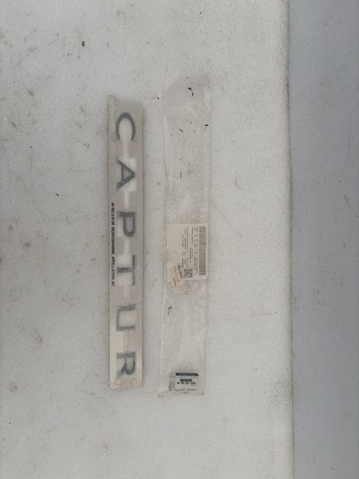 Renault Captur napis naklejka logo znaczek emblemat nowy
