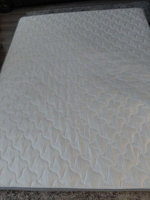 Двоспальне ліжко у ідеальному стані з ортопедичним матрацом