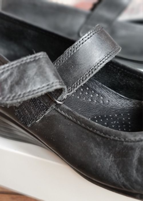 Czółenka czarne skórzane Medicus r.40