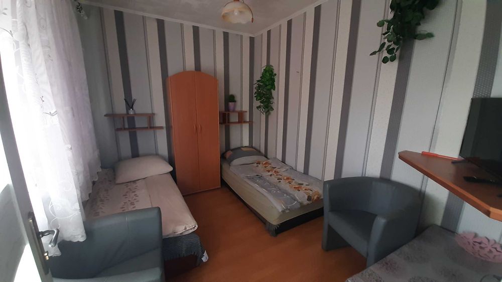 Noclegi u Iwony   (atrakcyjne tanie noclegi służbowe i turystyczne ]