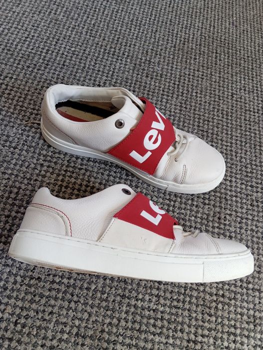 Buty damskie sneakersy marki Levi's  Batwing Sneaker. R. 37