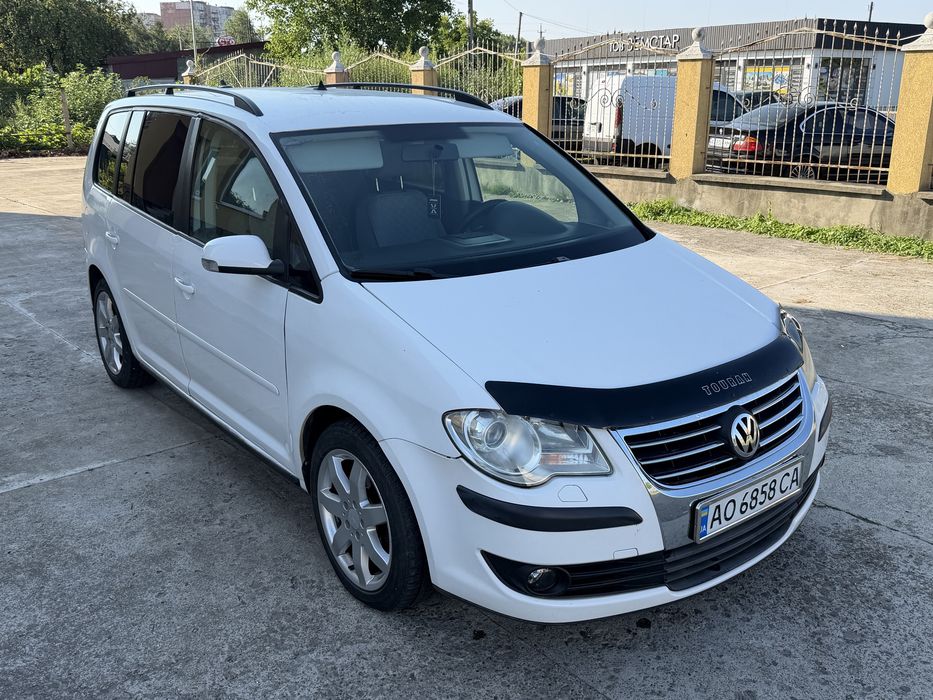 Volkswagen Touran ( Avtomat )