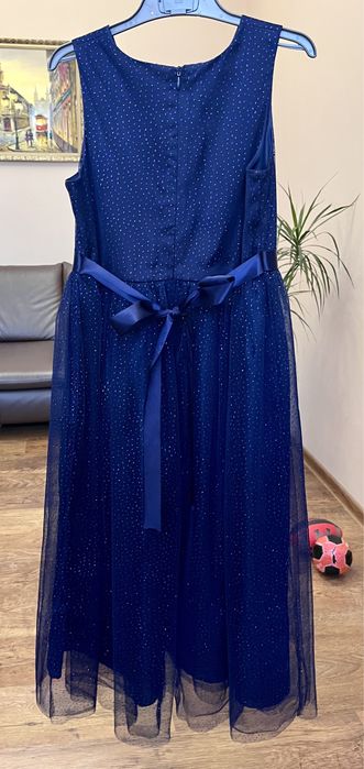 Плаття шикарного кольору! На зріст близько 150 см (10-11 років)