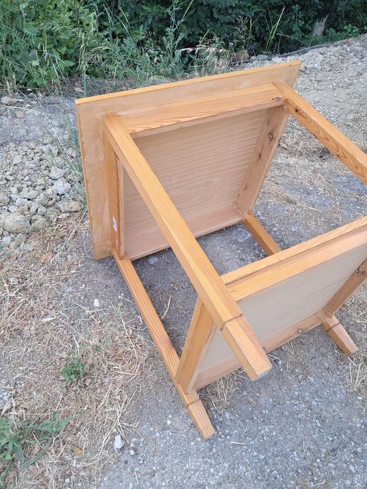 Mesa de apoio em madeira