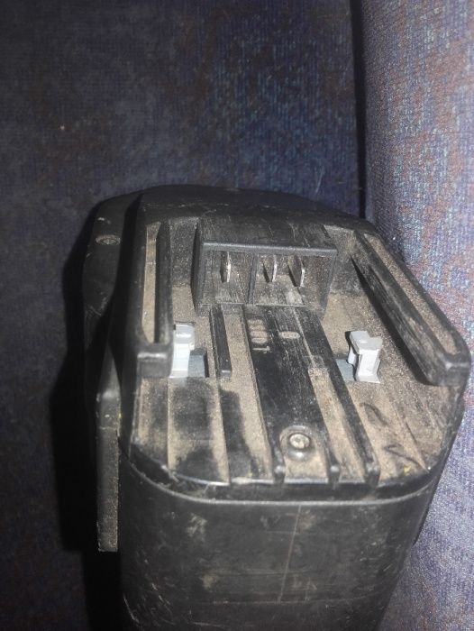 aparafusador sem fios a bateria , não tenho o carregador bateria.