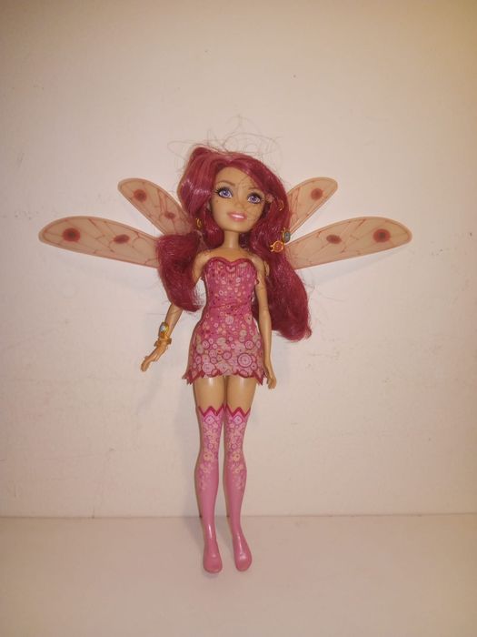 Boneca Mia "Mia and Me" fada com asas articuladas