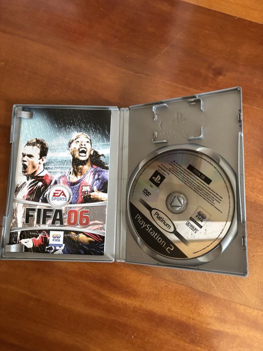 Jogos PS2 - Colin Mcrae e Fifa 2006