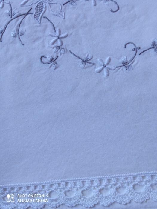 Lencois bordados a máquina pedal