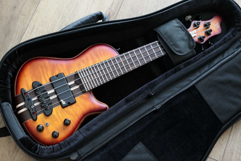 Mayones Cali 4 Aguilar + Gigbag