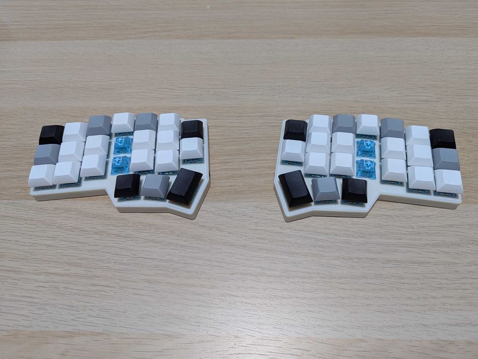 Kompletna klawiatura mechaniczna split Corne V4 Biała HotSwap RGB NOWA