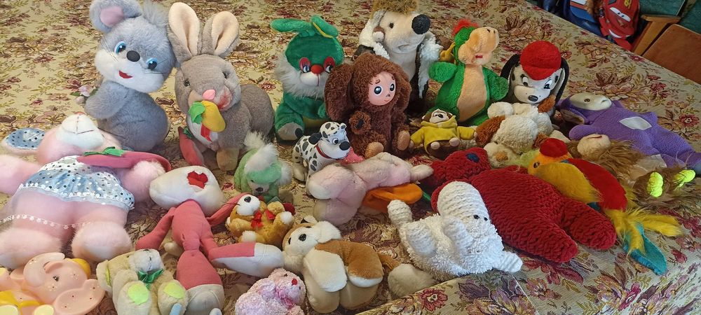 Іграшки - по 30 грн.