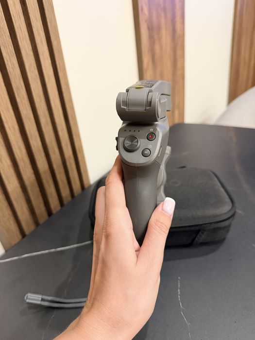 Продам монопод-стабілізатор DJI Osmo Mobile 3 Combo Grey