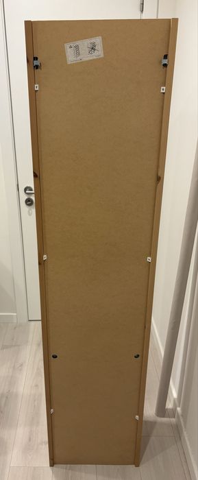 Armario com porta em vidro