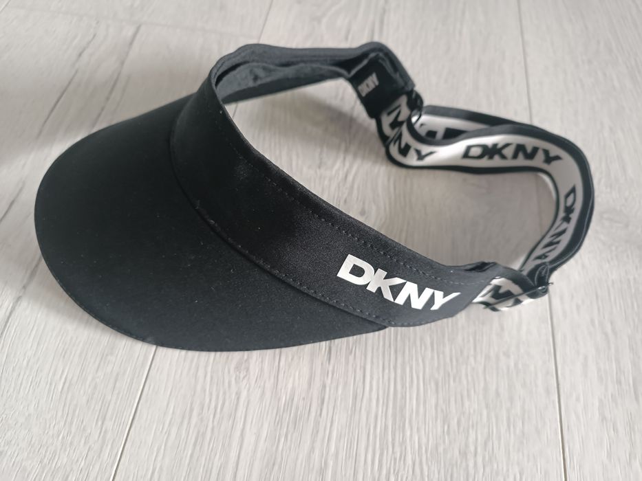 Daszek przeciwsłoneczny DKNY czarny